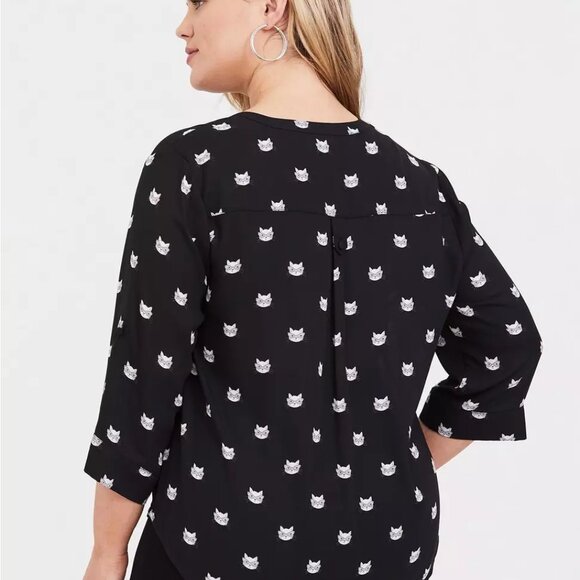 Torrid Harper Georgette Blouse Novelty Print Cat Eyeglasses 4X - Picture 2 of 16